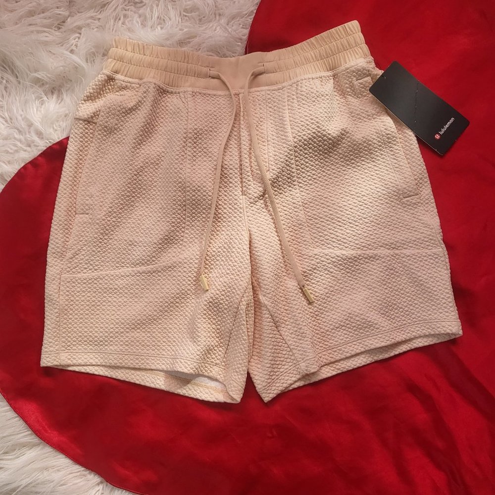 M Beige Lululemon Mens Athletic Shorts